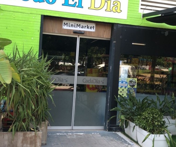 TRASPASO DE MINIMARKET PAU 5