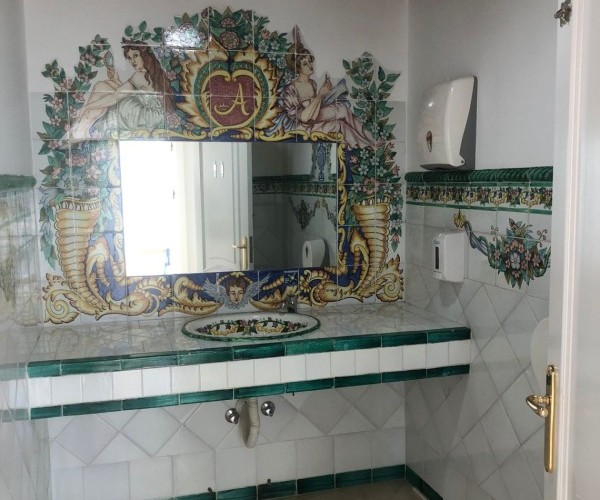 UNA MANSIÒN EXTRAORDINARIA