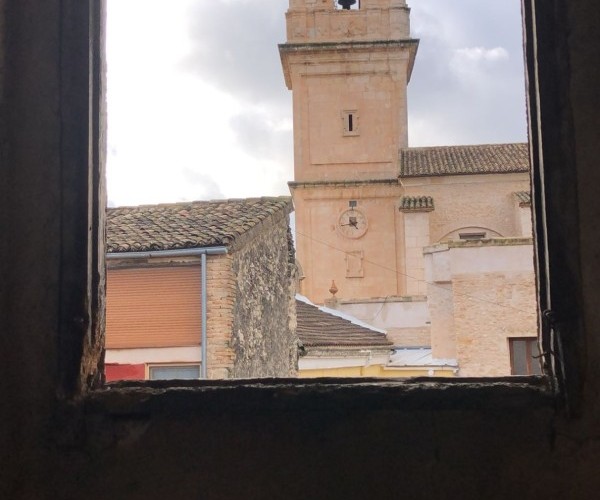 EXCELENTE CASA DE PUEBLO EN BOCAIRENT 