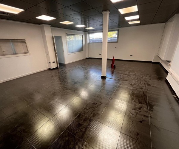 EXCELENTE LOCAL COMERCIAL EN CABO DE LAS HUERTAS 