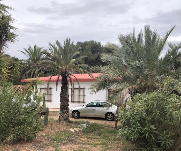 CHALET LUMINEUX Á RENOVER  Á NOVELDA ZONA COCUN 