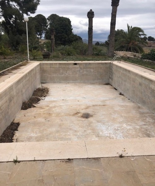 CHALET LUMINEUX Á RENOVER  Á NOVELDA ZONA COCUN 