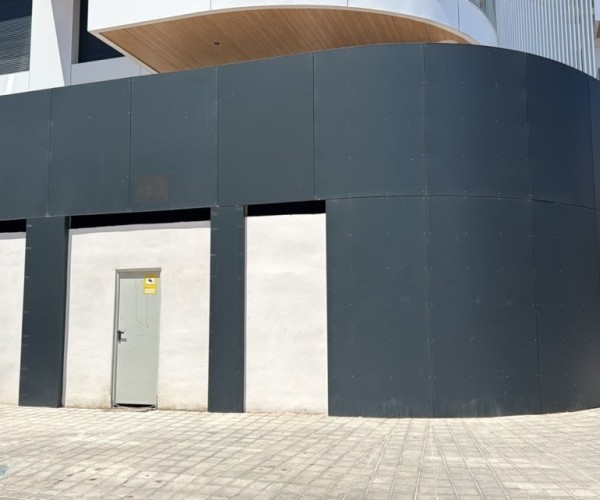 AMAZING COMMERCIAL PREMISES IN PERIODISTA TIRSO MARÍN PAU 5